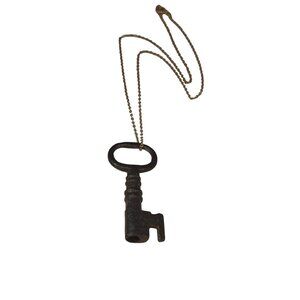 Antique Key on Chain Necklace (A8103)
